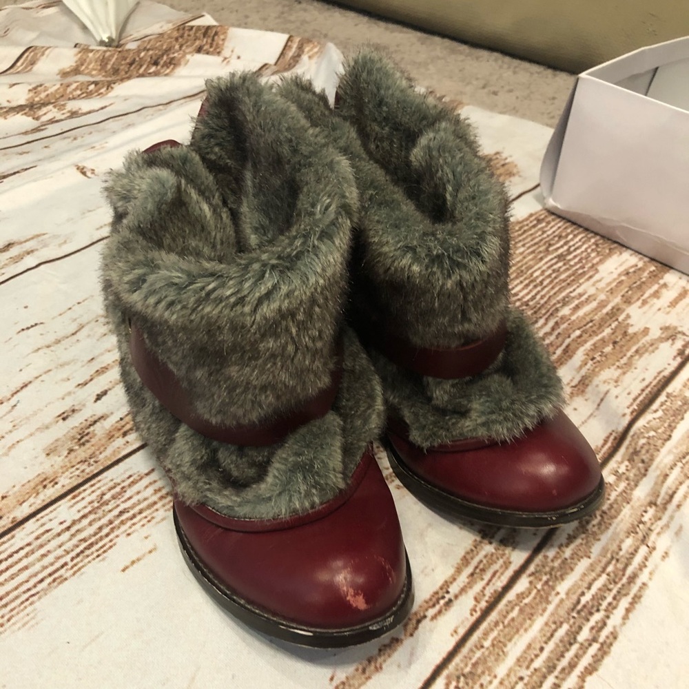 RARE Irregular Choice Leather booties with fur